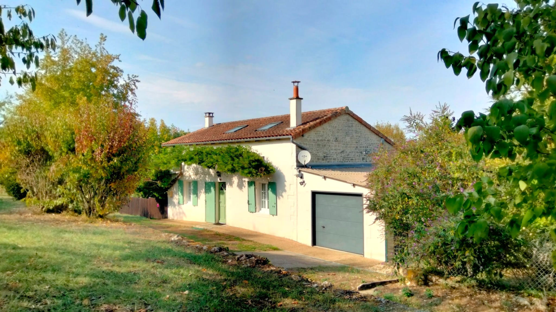 House in Bioussac - view 1