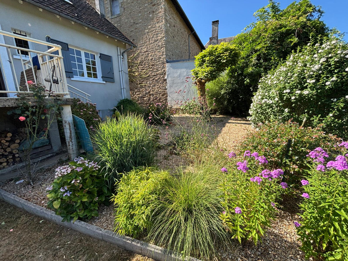 4 bedroomed town housewith garden  for sale  Dordogne