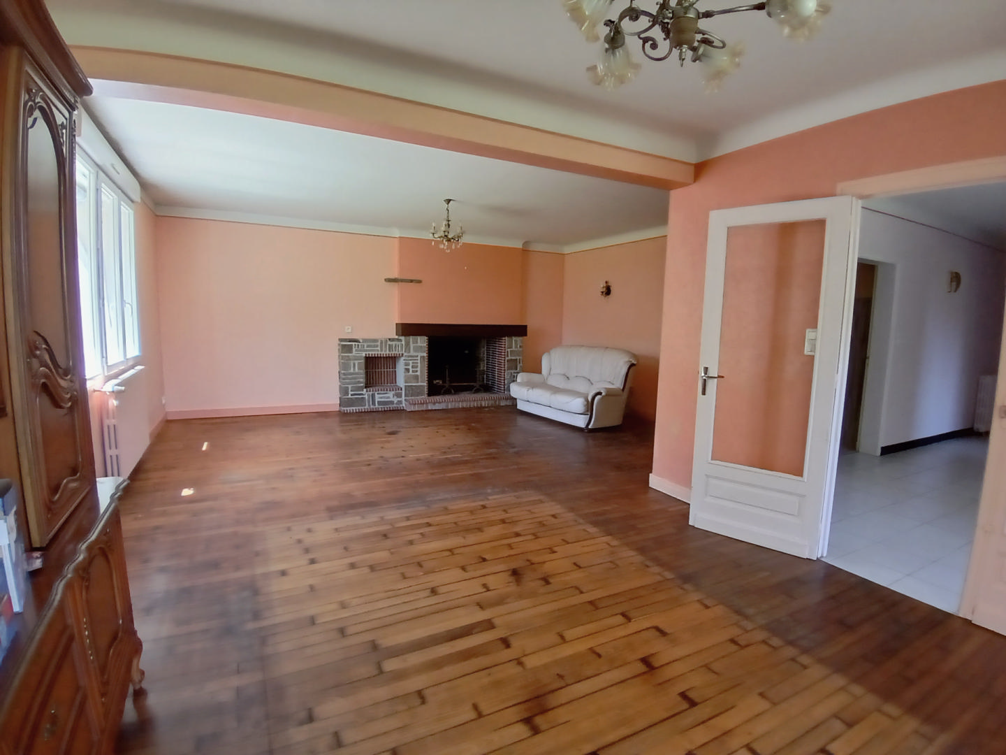 3 bedroomed Pavillion style house on one level with an acre of land for sale Dordogne