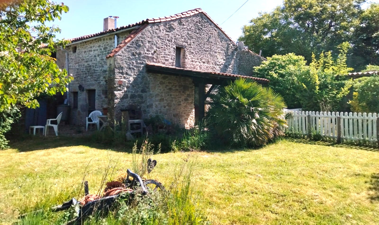 Rustic Country House, 3 Bedrooms, Gîte, Pool, Outbuildings - Fontenille