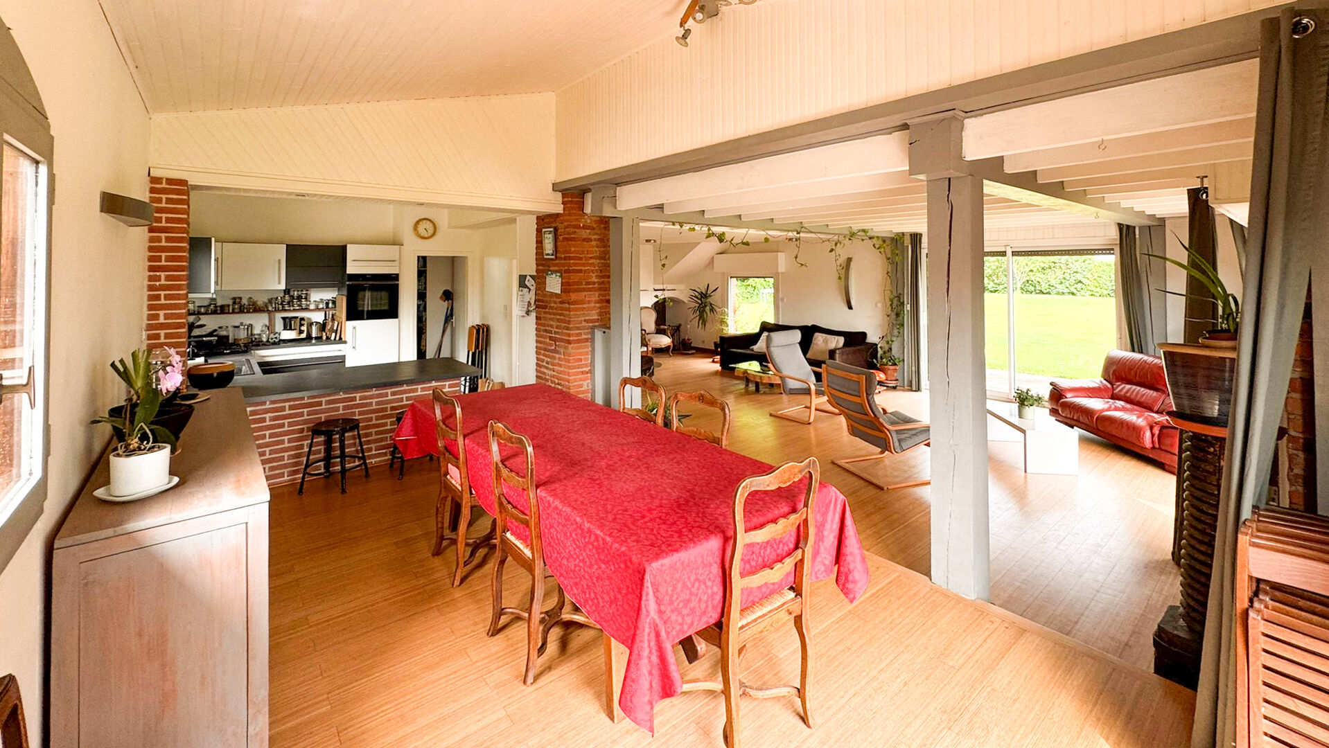 Charming Family Home with Generous Gardens on the Doorstep of Toulouse