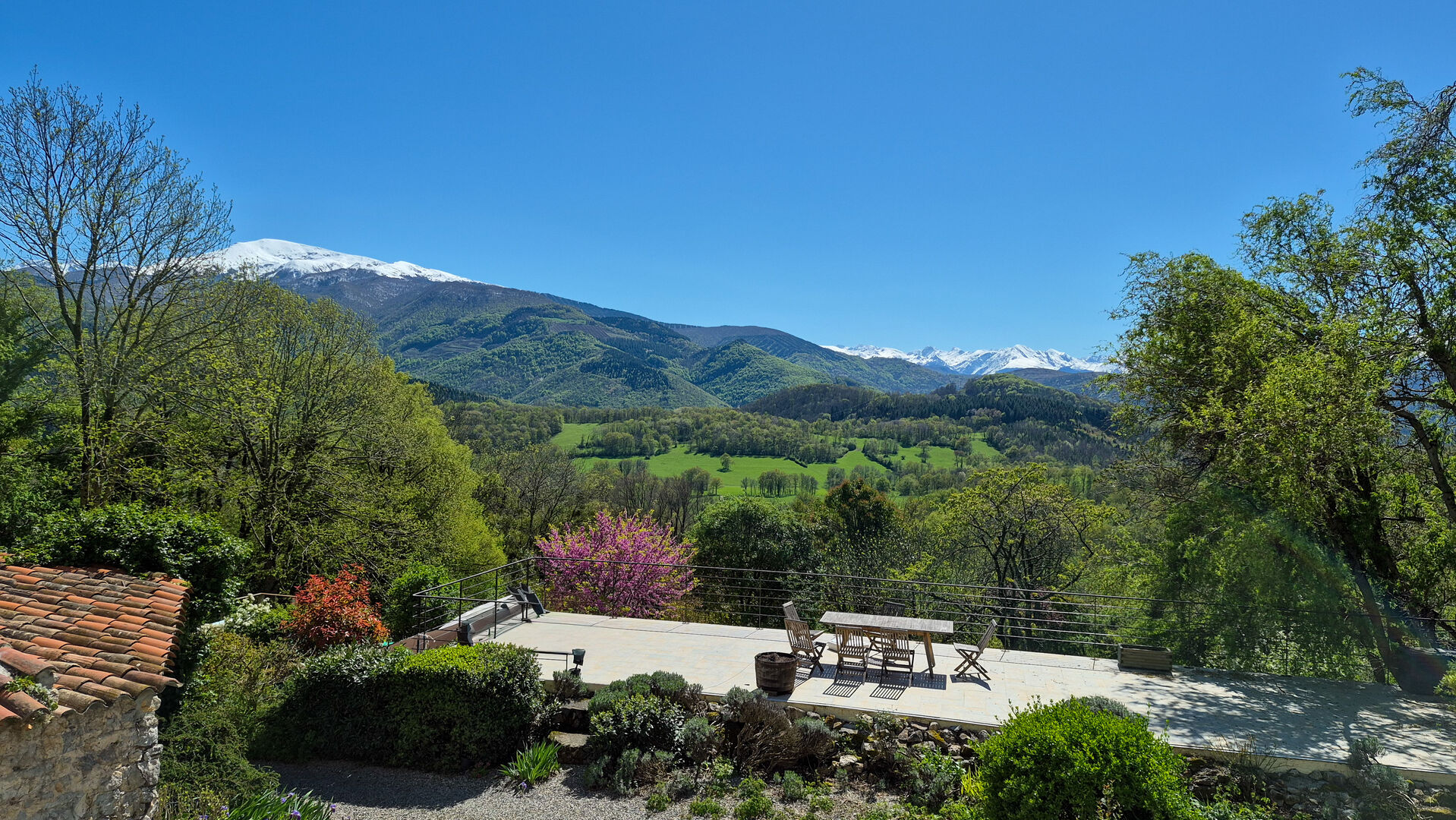 Idyllic 5-Bed Country Home with Guest Cottage, Pool &amp; Breathtaking Pyrenees Views