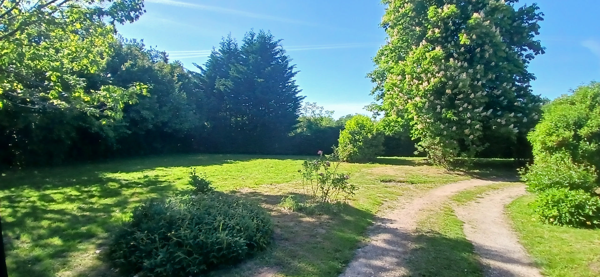Character stone house with studio apartment, garage and garden for sale Dordogne