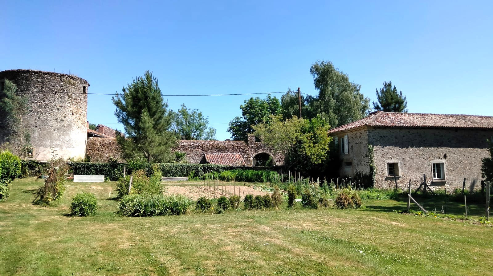 Historic Estate XV century, Revenu Potential, Guest Cottages, Outbuildings, 2.8 Ha