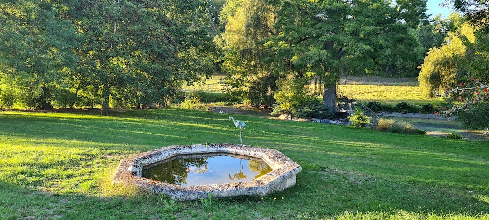 Elegant Manor with Guest Houses, Outbuildings, and Pool in grounds of 7 acres